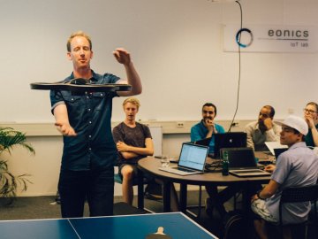 sfeerbeeld drone oppakken