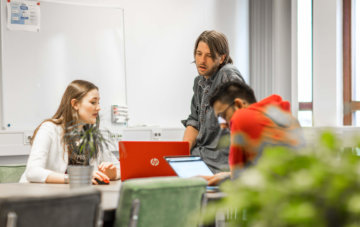 Sfeerbeeld van mensen die samenwerken Sfeerbeeld van mensen die samenwerken