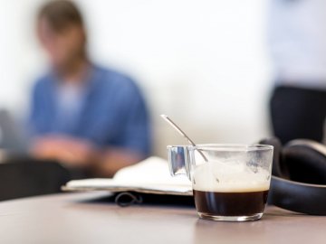 Sfeerbeeld van een kopje koffie
