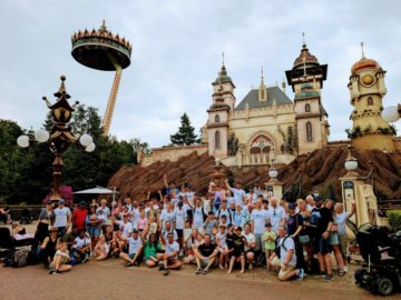 Groepsfoto tijdens het Eonics 10 jaar feest in de Efteling